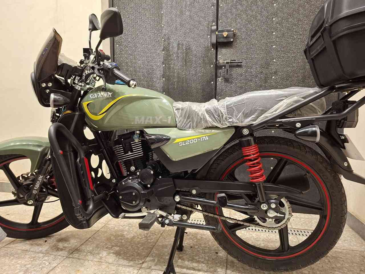 سونلنك ماكس موديل 26 اوراق سكنر
مكينه ٢٠٠
زيرو ماشيه الف و٣٥٠
جديدة كلش وما مشتغله دلفري ابد
شادلها صندوك ودرع للرجل ودرع للمكينه
رايدها مليون و ١٥٠ مجال بسيط
مكاني بغداد الحسينية وتوصيل موجود
***********
