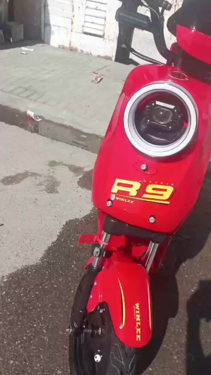 السلام عليكم  ار 9 مديل 26 لون احمر ستخدام 20يوم فقط 
5 بطاريات دبل حجم كبير 32 امبير ونلي 
4نمر سرعه 109 
كهربايات كله شغاله لايت عالي وناصي دبل اشاره اشاره يمنه ويسره وهورن وبلوتوث شاحنه الاصليه ابلاد وياها سويجين وبصمه وكارت 
دراجه مكفوله كفاله عامه حته من الزلغ 
تجي وشوف بعينك السعر 475
واتساب ***********
العنوان بصره القبله حي الجامعه
