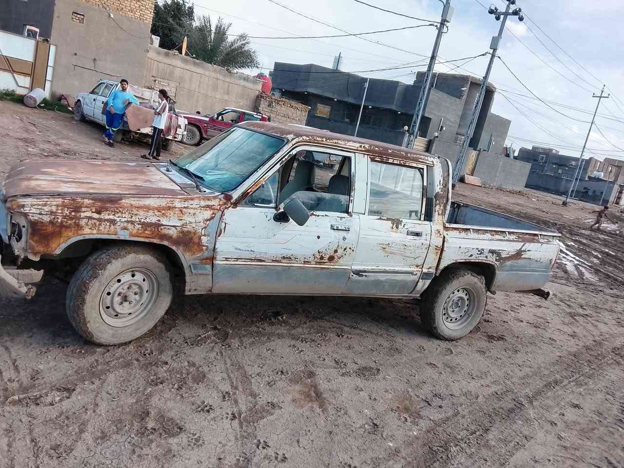 بيكم تيوتا موديل 85
رقم قادسيه مالكها بالحمزه 
مكانها الديوانية 
ال بدير
سنويتها ل26 لشهر الثامن يله تنفذ 
جاهزه السياره رايدها ب25وبيها مجال


**إذا كنت صاحب هذا الإعلان وتريد حذفه لأي سبب، رجاءا أرسل رسالة إلى الدعم الفني**