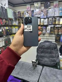 للبيع فقط   15 برو ماكس  جهاز نظيف وشرط ما مفتوح وحاسبة نورمال بدون غر...