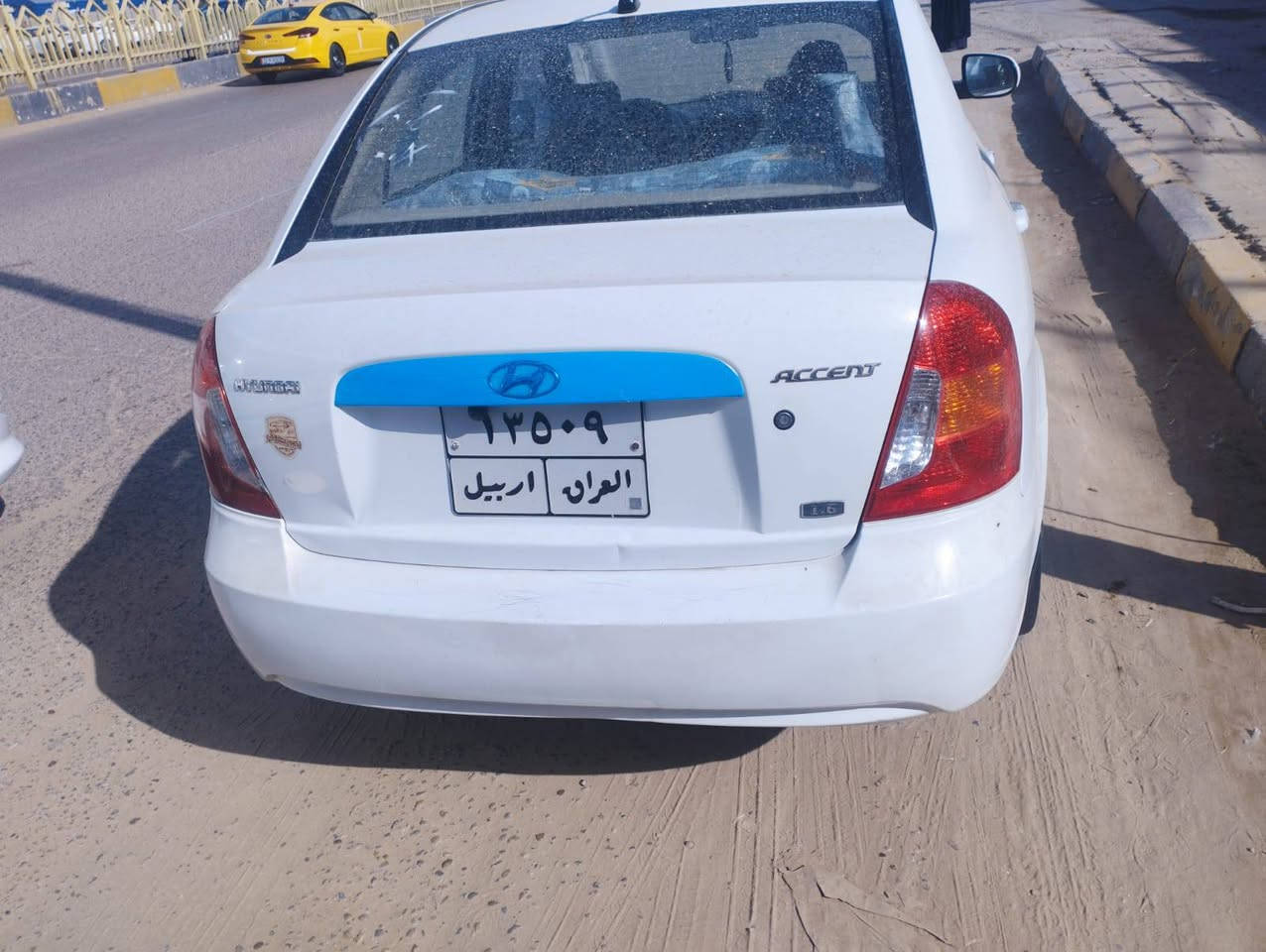 السلام عليكم اكسنت 2010  كفاله عامة لابارد ولاصبغ بيها فقط باب مفتوح وبيها كم حالوبه بالقمارة مامبين الابالسونار 
محركها 1600 مكينه كير تبريد تدفئه حدادية و كلها كفاله تخم تاير جديد  سياره حلوة وجاهزة  تراييك وين ماكان 
السعر بدفتر 100  للاستفسار اتصل ***********
