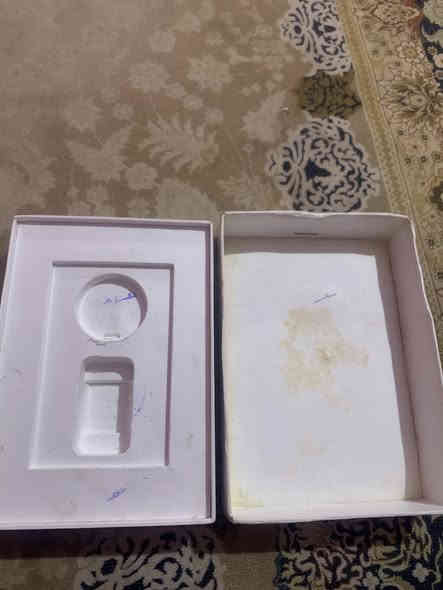 السلام عليكم ايباد ٩ ذاكره ٦٤ جهاز يخبل شحنه كلش حلو لمسه كلش حلو الايباد سعره ٢٠٠ وبي مجال رقمي *********** متوفر واتساب
