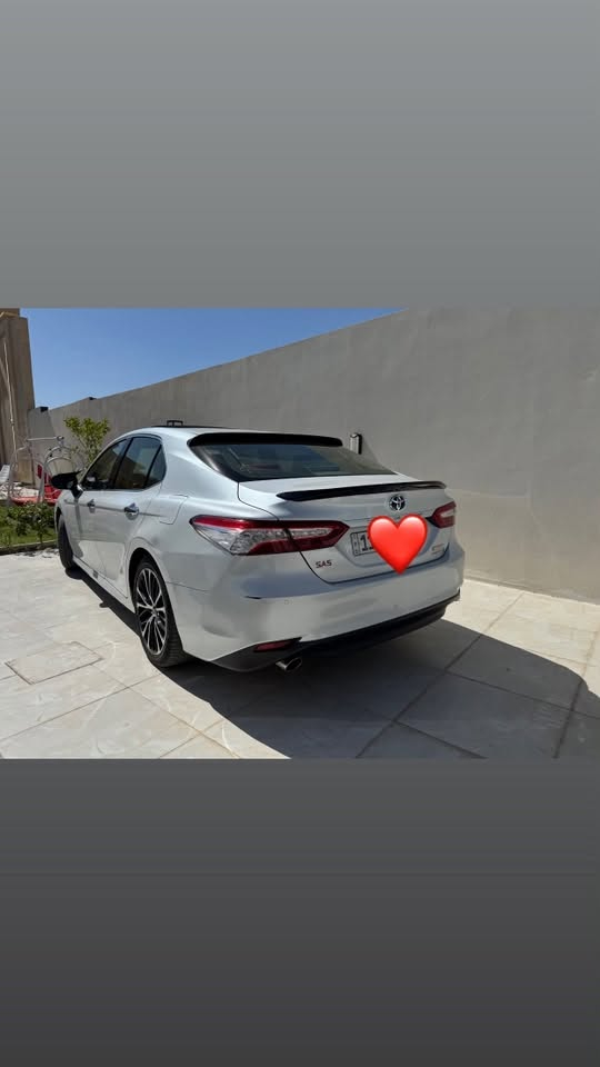 للبيع 
كامري 2019 هايبرد SAS 

بغداد باسمي 
فووووول 1/1 لمتد مو gle 
كشنات جلد + كهرباء الاماميات 
فتحه 
شاشه 
كامره دواره 
حساس امامي خلفي دفن مو عمل دبي 
لايت + بك لايت فووول led 
برده خلفيه كهرباء 
سايد بريك كهرباء 
ماشيه 117 الف كيلو 
سياره كلللللش نظيفه بدون نواقص للاخير 
كل صيانه مالته بالشركه وموجود دفتر الصيانه بالشركه 
مكفوله كفاااله عاااامه من الصبغ والضربه والتبديل والبارد 
بيه فقط رصعه باب السايق + جاملغ امامي سايق + جاملغ خلف سايق مواكع صبغ ابد يعني ترجع بارد او PDR اني عايفه مامصلحه سياره كله بلاديه كلشي مامبدل بيه ابدددد 
كير محرك صدر تبريد كله كفاله سياره خير من الله كلش كاعده نصبته تخبل 
السعر 206 وبيه مجال بسييييط 
مكاني بغداد حي الجهاد
***********

ملاحظة السياره SAS ومواصفات لمتد مو GLE يعني نادره كللللش هاي السياره وهي كم قطعه موجوده

