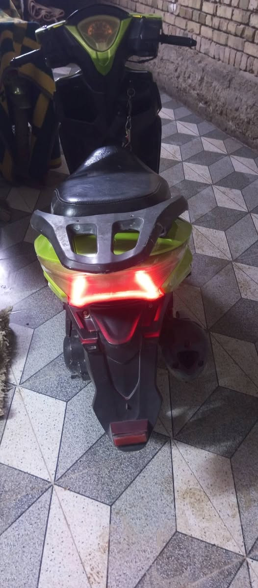 سلام عليكم دراجه للبيع موديل 23 
دراجه بيها دخانه يعني يرادلها تجفيت بس دراجه نضيفه 
سعرها 150 وبيها مجال مكاني حله حمزه الغربي 
رقم *********** متواجد واتساب دراجه اشغلها كدامك محركها نضيف مابي نضوح وناعمه مابيها صوت شراي راسلني وتدلل
