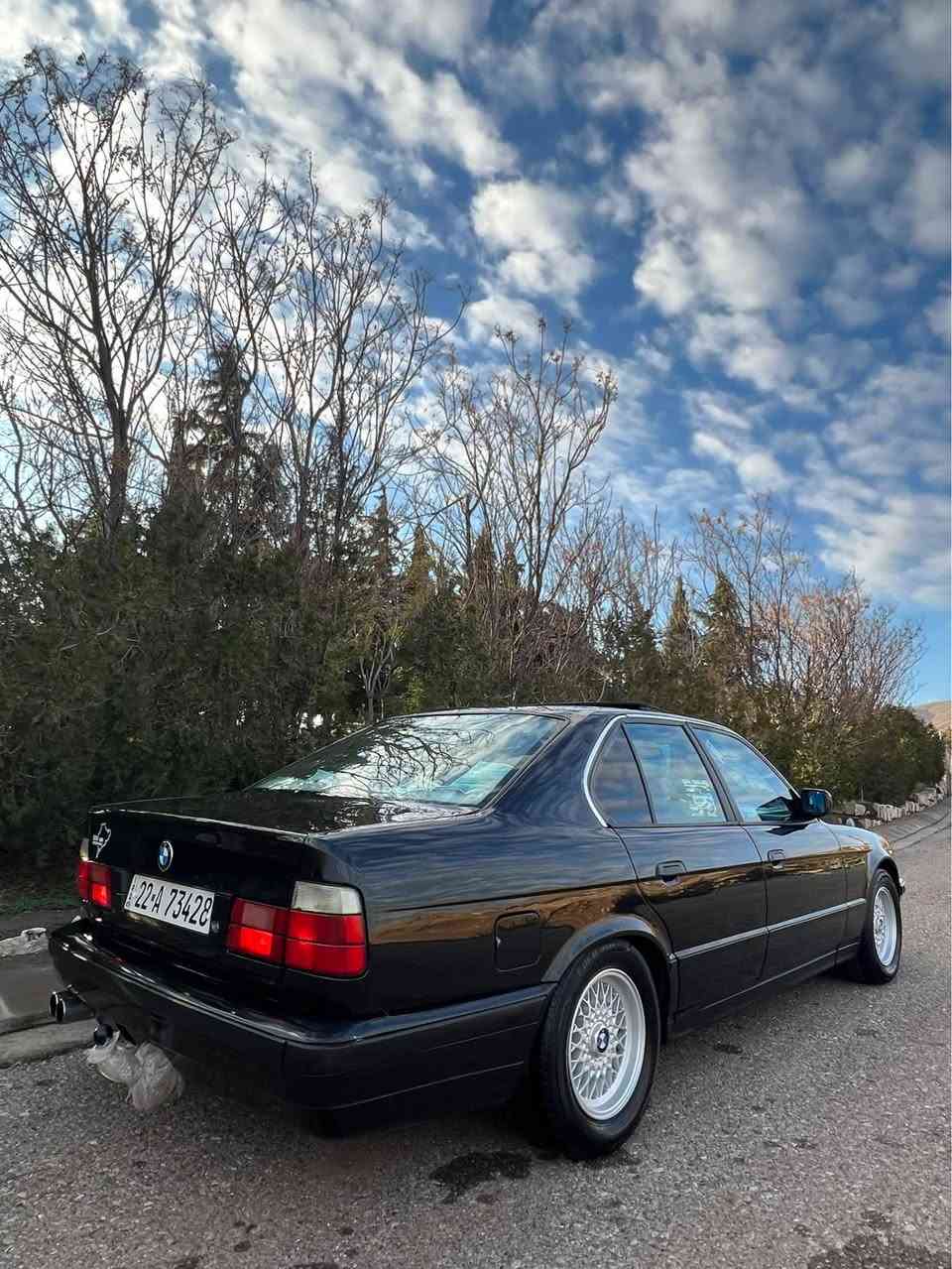 شتی جوان و ڕاقی ✨

BMW
بیئێم بۆ فرۆشتن 
مۆدیل ١٩٩٢ فولی گێڕ عادی 
هەموو شتی لەسەر دەقی بیلادی 📦
مەکینە 520i کەپس بیلاد
بێ لێدراوی قرچیشی نیە   
بیلادی گێڕ عادیە لەسەر پلێتیش 
تەبرید سارد و گەرم بەشەرت 🥶 
چوار ویلی حەسیر بیلادی 
هەر چوار تایە نوێ
دۆسەکانیشی بیلادە
هۆکی بیلادی 

مواسەفات 
سڵاید کارەبایی 
پێش پان 
جام کارەبا 
پەردە 
کوشنی پەڕۆ بێ دڕاوی  
لایت و بەگلایت بیلادی 
زۆر شتی تر 
ڕەقەم هەولێرە
هەزەی نوێیە 
سەنەوی تا ٢٠٣٠ نوێیە بەناوی خۆمانە 
وەکالەو پەنجەمۆر بەشەرت 
گێڕ،مەکینە،تەحویل،غەڕامە،بڕاوە،لێدرا،هەموو شتی بەشەرت
سەیارەکە چرکەی تێدانیە هەموو هەموو شتی بەشەرتە 
بۆ زانیاری زیاتر پەیوەندی بەم ژمارە تەلەفۆنەوە بکە 
***********
واتساپی لەسەرە 
شوێن.کۆیە كويسينجاك, أربيل
