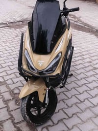 سكنس مدره مديل ٢٠٢٣ المكينه مفتوحه السعر٦٥٠ وبيه مجال ٠٧٧٤٢٣٦٤٢٣٩