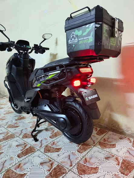 السلام عليكم دراجه اباجي للبيع مديل 2025 دراجه وكاله وضع شركه مكفوله من كولشي اي نقص اي خلل مابيها بعده بجيس الشركه وصل المعرض موجود صارلها شهر اونص من نازله من المعرض
تفاصيل الدراجه

شاشه اعطال تكشف عطل الدراجه

بريك امامي خلفي عمبار مجرد تضغط بريك واحد يلزم ثنين

حساس بريك 

لايت عالي ناصي زنون 

اشاير لد لونين

دبل اشاره

نضام Rالرجوع الى الخلف 

نضام بارك الوقوف المستمر

نضام طوارئ

ملف 3000 

سرعتها 75 حقيقي تقطع بل شحنه الوحده 80كيلو

شاحنه ذكيه رقميه تدعم الشحن السريع ولطفاء عند امتلاء البطاريه

بطاريات مصطره ولي الكبيره عدد6

دبل امامي خلفي غاز انسه شي اسمه طسه

تايرات حجم 12 جلاتين جبلي

ويل كب مميز

درع امامي خلفي لحمايه الدراجه

طلاعات جانبيه لشخص الخلفي

مساحه تخزين واسعه +جنطه خليه 

تجي سويجين بصمتين تشغيل عن بعد نضام انذار سرقه نصام سكيورتي

السعر مليون 250 اوبيها مجال لشراي 
مكاني ساحت عدن

الشراي يتفضل خاص او التصال عله الرقم***********
