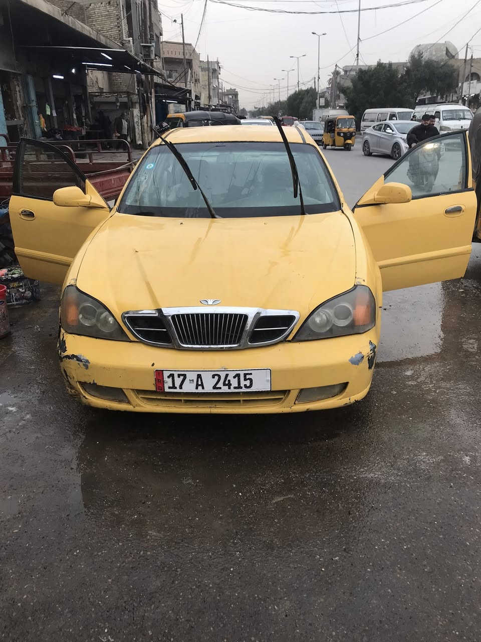 السلام عليكم شوفر ليت ابيكا 2006 مكينة گير اوتوماتيك مكفولات رقم انكليزي سنويتها 27 مكاني بغداد الحرية مصفرة هيئة وغرامات سيارة ما بيها ظربة هذا رقمي *********** مراوس بسمند السعر 27 بيها مجال قليل
