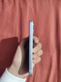 ايفون 15عادي وتر بروف مامفتوح بطاريه 87 سعر 650 وبي مجال كامل ملحقات م...