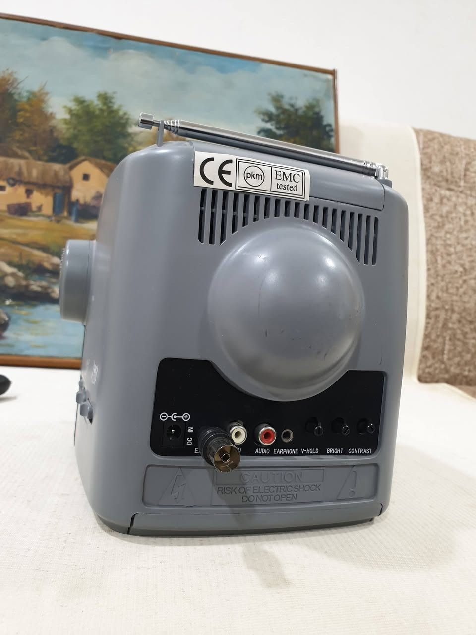 راديو تلفزيون غير مستخدم
