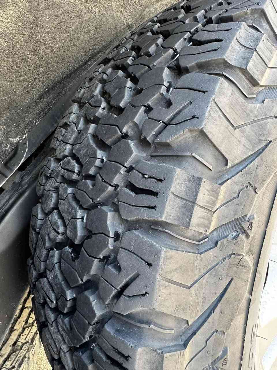 السلام عليكم 
4 تايرات جبلي اخ جديد مستعمل لاندكروز 
قياس 265/70/17 
نظافه 90 %
قبل شهرين اشتريت ب 11  ورقه
السعر600 عراقي وبيها مجال 
المكان اربيل 
الرقم الهاتف 

0773-4554546


**إذا كنت صاحب هذا الإعلان وتريد حذفه لأي سبب، رجاءا أرسل رسالة إلى الدعم الفني**
