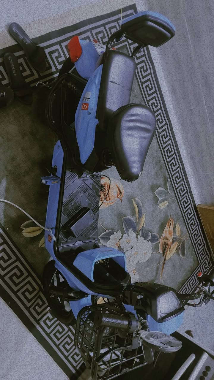 دراجه للبيع السعر 200 العنوان اليوسفيه رقم الهاتف ***********
