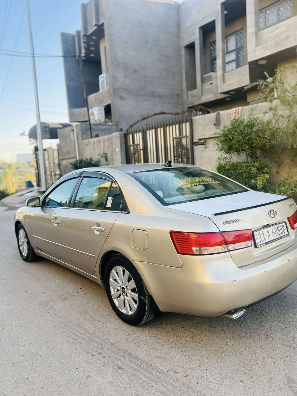 رمضان كريم عل جميع 
سوناتا 2006 رقم بغداد دولي بسمنه  سنويه لغاية 28 محرك 3300 V6 مكينه وكير كفاله قبل شهر شادهن تخم تاير جديد صدر امامي خلفي جديد تبريد ثلج تدفئه شغاله سياره جاهزه وكبل للشارع بدون اي نقص جديده بمعنه الكلام واحله من الصور بهواي ويل كب كروم شاشه داخل عسلي ماشيه 160 سياره مامتعوبه وعلى ايد وحده مكفولة كفاله عامه من الضرر بيها مكانات رش ابيع حزام بدون دواخل السعر 83$ وبيها مجال للطيبين عنوان سياره ديالى للاستفسار اكثر الاتصال على الرقم 
***********
