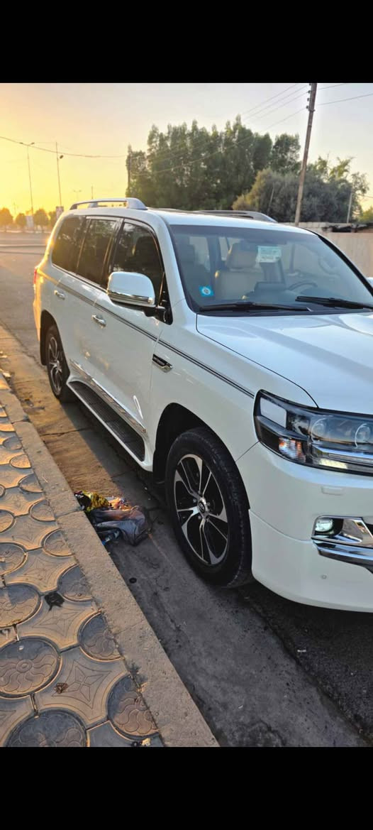 لاندكروز للبيع موديل 2021 ساز أصلي اعلئ فئه فول مواصفات ماشيه 30 الف حقيقي مكفوله  كفاله عامه محرك 6 سيارة بأسمي على وضع الشركه العنوان بغداد حي العامل السعر 64 وبي مجال للشراي 
رقم الهاتف *********** بغداد, العراق
