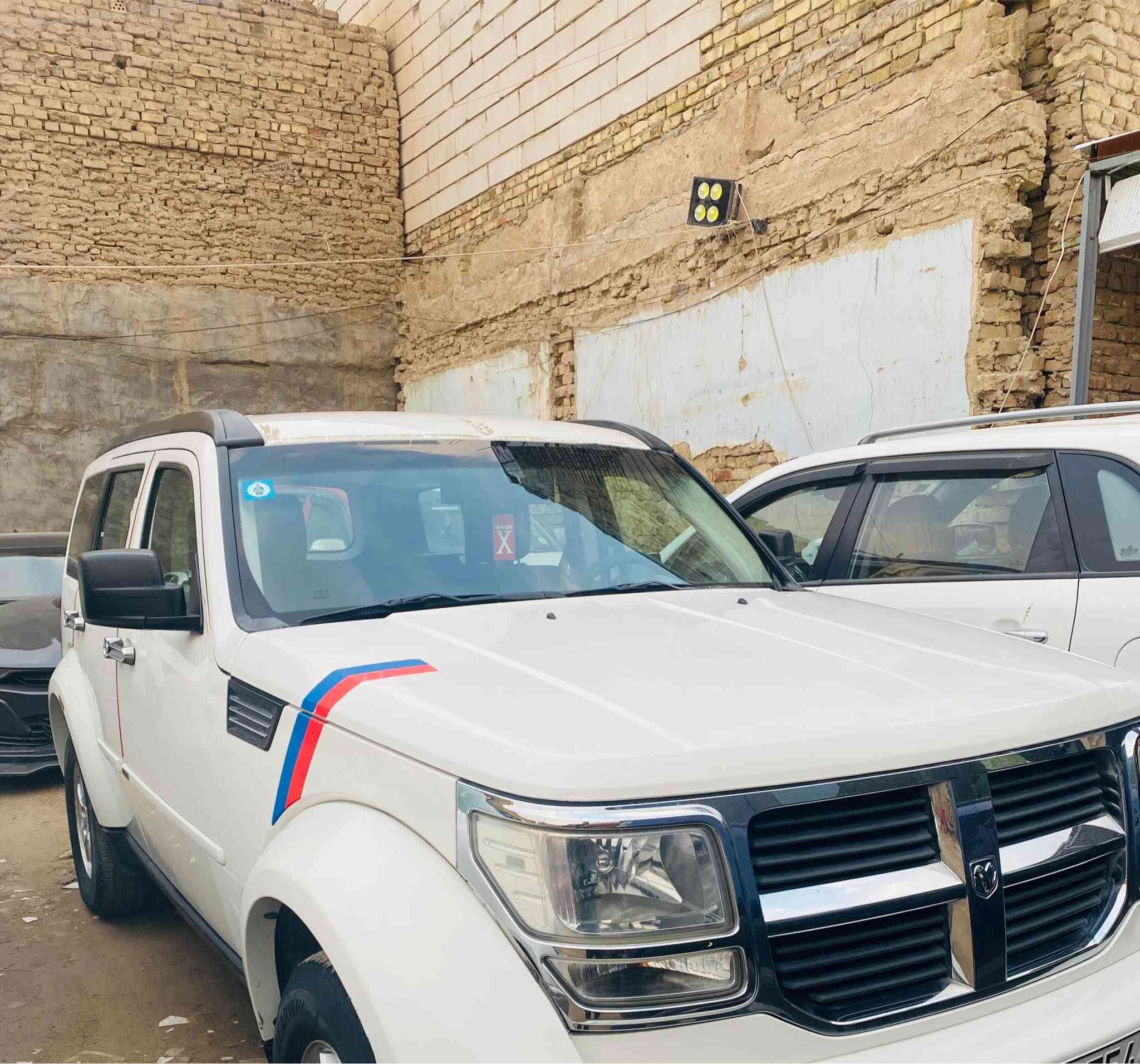 السلام عليكم دوج نيترو 2008 مكينة 3700 رقم انكليزي بأسمي مشروع وطني كفاله عامة عدا بداية البنيد صبغ بدون ضرر مكينة جديدة توني شادها صار اسبوعين تبريد ثلج وجاهزة وترايك لاربيل للبيع او مراوس بجارجر 2008 او 2010 سعر 95 مكان الناصرية *********** الشطره, ذي قار
