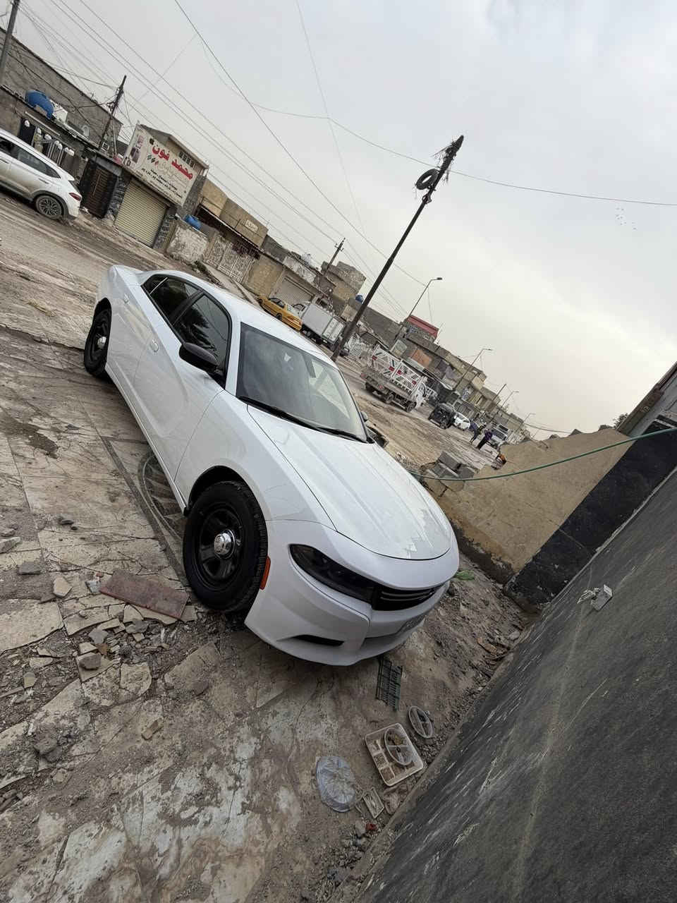 سلام عليكم چارجر  بوليسي بوليسي مديل. 23 اصل ابيض  8 سلندر 5700.  بغداد هزه وسنويه كامل شرط التحويل.  ماشيه 20 الف  سياره جديده  حادثه بل منشور.   تو. ويل مكان بغداد السعر. 205 $ وبيه مجال 
تعال كلب وقتنع وبل خدمه.  ***********
