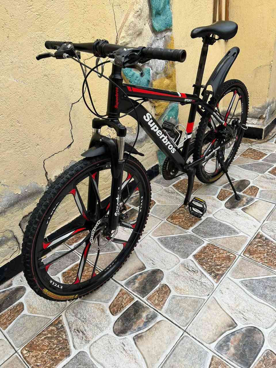 سلام عليكم للبيع بايسكل ياباني ثضافته 100 / 100 حجم 26 بايسكل كامل مكمل سعره 90 الاستفسار على الارقم *********** بيء واتساب او خاص واني بخدمتكم
