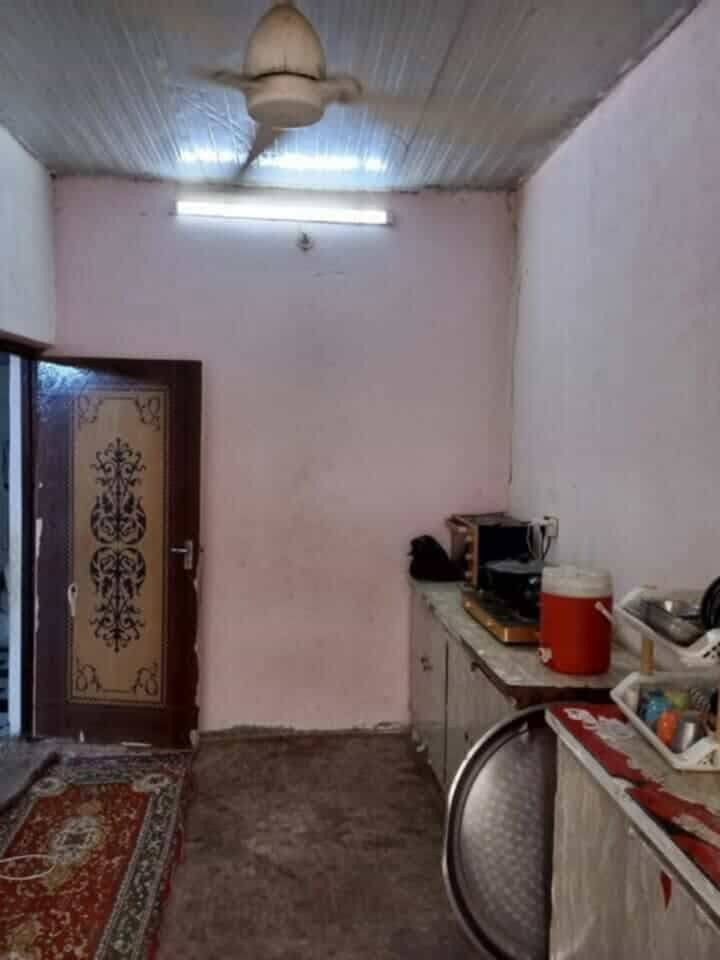 السلام عليكم دار للبيع طابو زراعي سند 25 
المساحه 140  مثلث الكلابيين خلف بيت احمد القاضي 
***********
