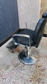 كرسي حلاق • صالون حلاقة • كراسي