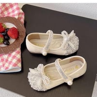 احذية بنات • مقاسات ٢٤-٣٥ • مرصعة لؤلؤ