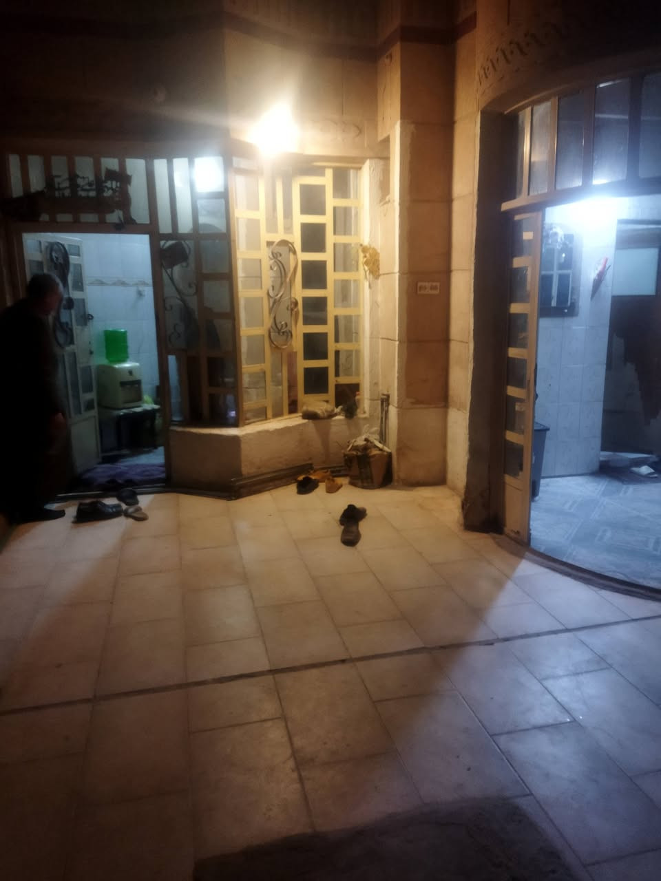 دار للرهن حي ابو طالب 200متر طابق واحد غرفه وصاله ومطبخ حار وبار واستقبال الرهن 35للمدة سنتين قابل للتجديد للاستفسار خاص أو الاتصال على الرقم ***********
