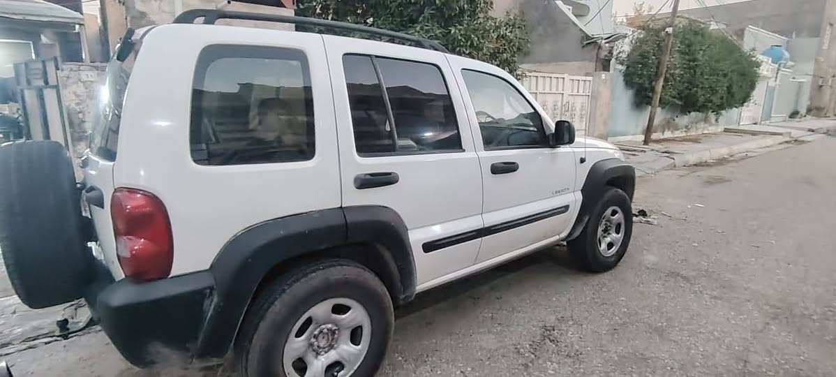 السلام عليكم ورحمة الله وبركاته
للبيع جيب لبرتي 2007
سياره اوراقهة كاملة تاخذهة انتة اترقمهة مال مزاد  سعر كلش مناسب مكان سياره ديالى
السعر 60 
 بعقوبة 
***********
