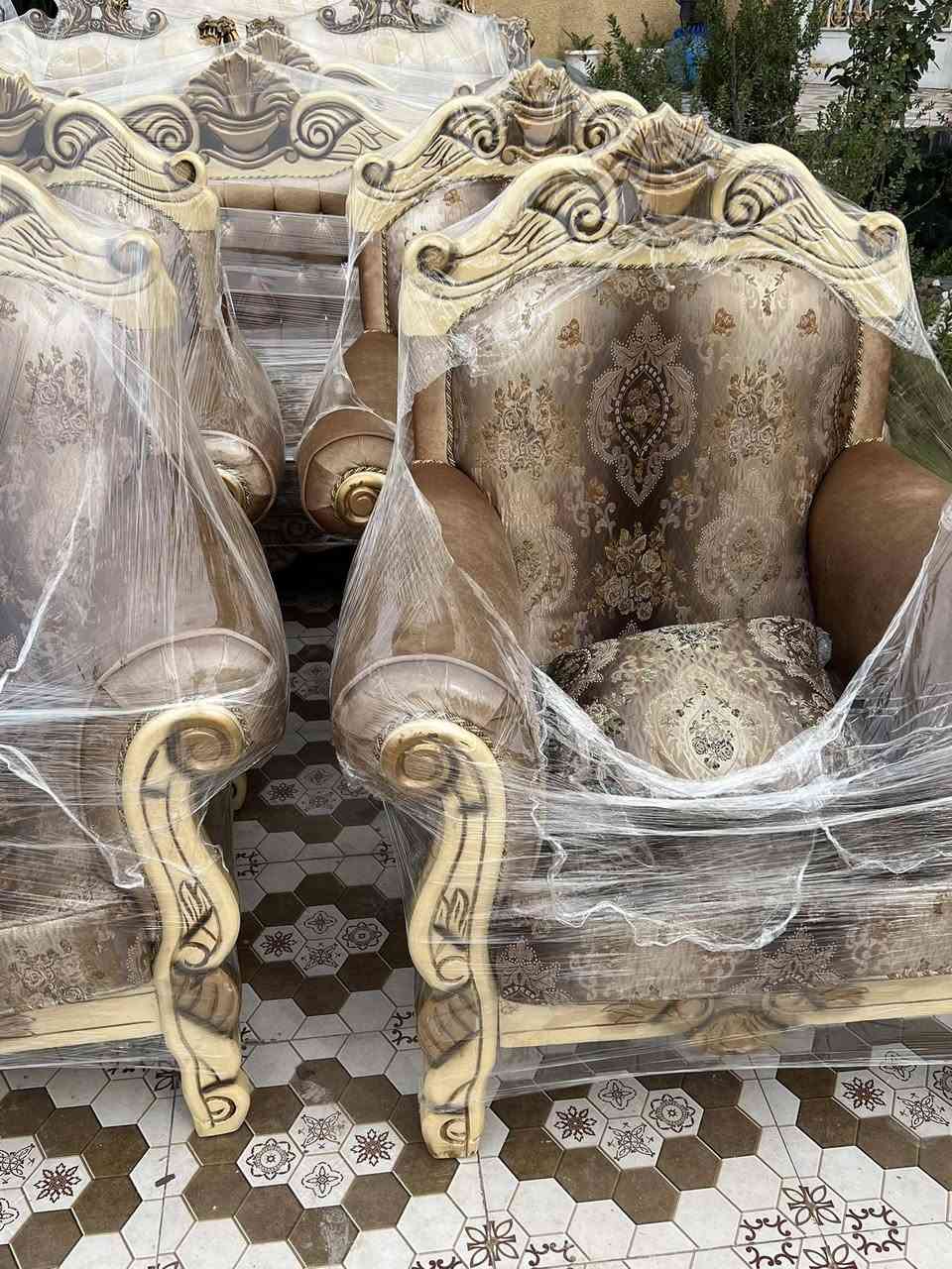 وصول حاويه ديوان وتخم باله مستخدم نظيف
***********
