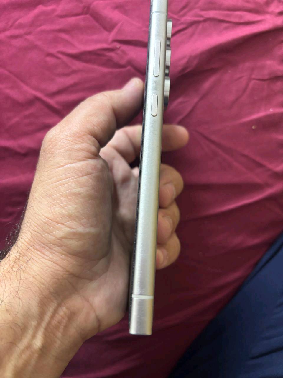 الترا ٢٤ ذاكرة ٥١٢ رام ١٢ نضيف جدا مضمون من اي عطل او تصليح تيتانيوم كفر حماية الكاميرات ولاصق حماية بدون ملحقات مدينة الصدر قطاع ٣٤ ما عندي توصيل الاستلام من الباب قفلة قفلة ٩٠٠