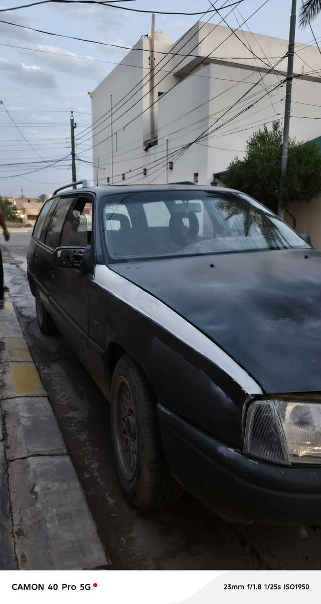 اوبل اوميكا استيشن موديل 91 كير ومحرك ونجي اثنين ونص جديدات اوتماتيك كشنات قلاب سيارة مال حمل نشطة ترايك 150 تخم تاير كهربائيات شغاله شرط التحويل سعر 21 ورقه بيه مجال للشراي  للاستفسار اكثر ***********
