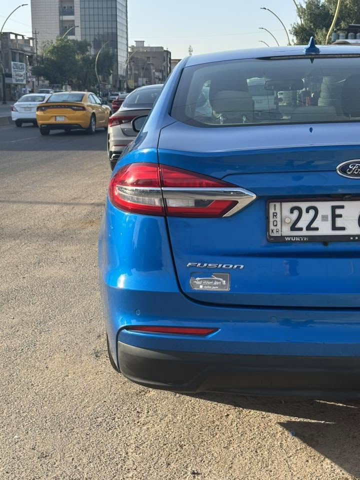 السلام عليكم فورد فيوجن 2019 للبيع فول مواصفات عدا الفتحة محرك 1500 تيربو 
بصمة 
رادار 
تحديد مسار 
نقاط عمياء 
شاشة ابل كار بلي 
تبريد قطعتين ثلج 
بيهة 3 قطع صبغ 
السعر 112 وبيهة مجال للشراي 
***********
