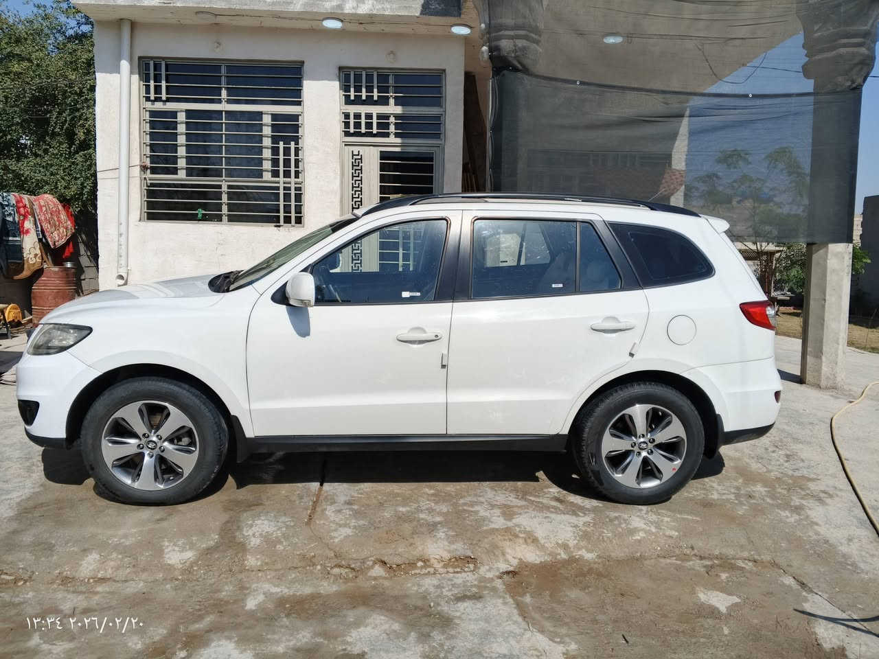 السلام عليكم 
سنتافي 2012 للبيع 
محرك 6 بي تبخير قليل 
مكفوله من ظربه وصبغ عده كارت بصيط 
سونار بلمنشور 
فتحه سقف 
تبريد قطعتين 
صدر امامي خلفي جديد 
تايرات جدد 
سنويه نافذه رقم الماني 
سعره 155 بي مجال قليل 
***********
