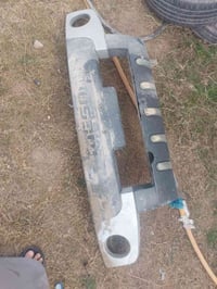 غراض توسان ٢٠٠٩ سبير احتياط ويل كب اصلي جنطة بيها ضربة بسيطه درع امامي...