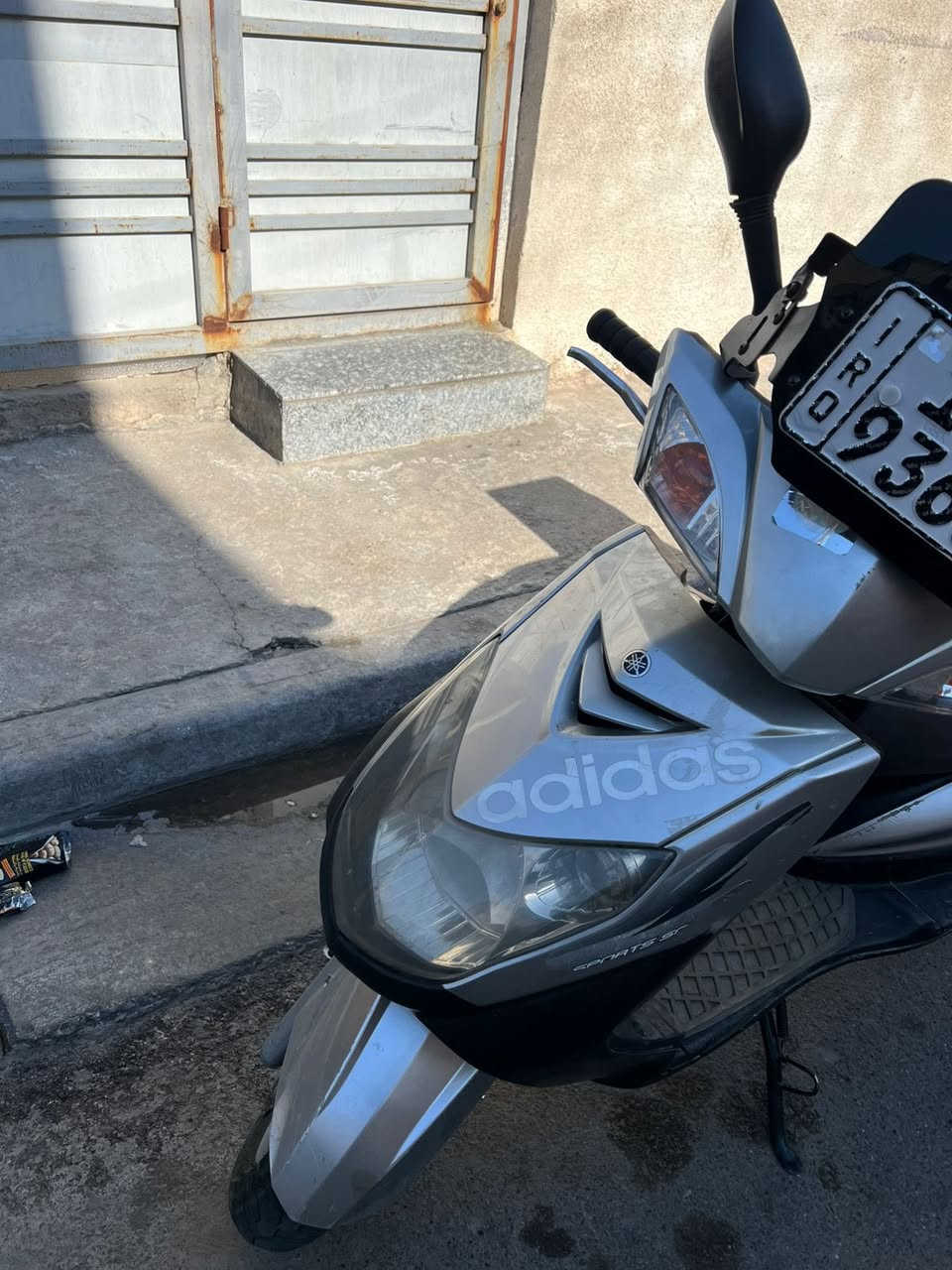 للبيع سكنس مرقم السعر 2250 رقم ***********
