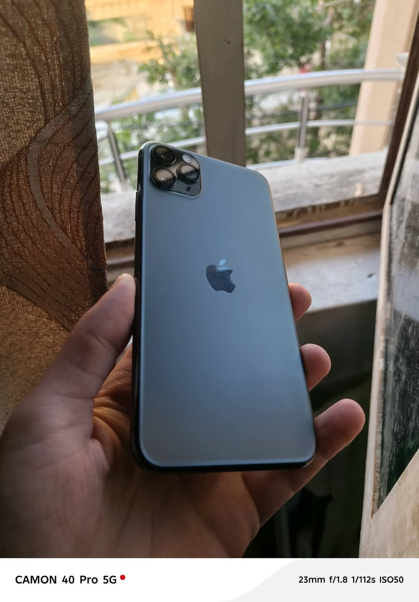 ايفون ١١ برو ماكس ذاكرة ٦٤ مبدل شاشة اصلية السعر ٢٠٠الف مكاني دورة ***********
