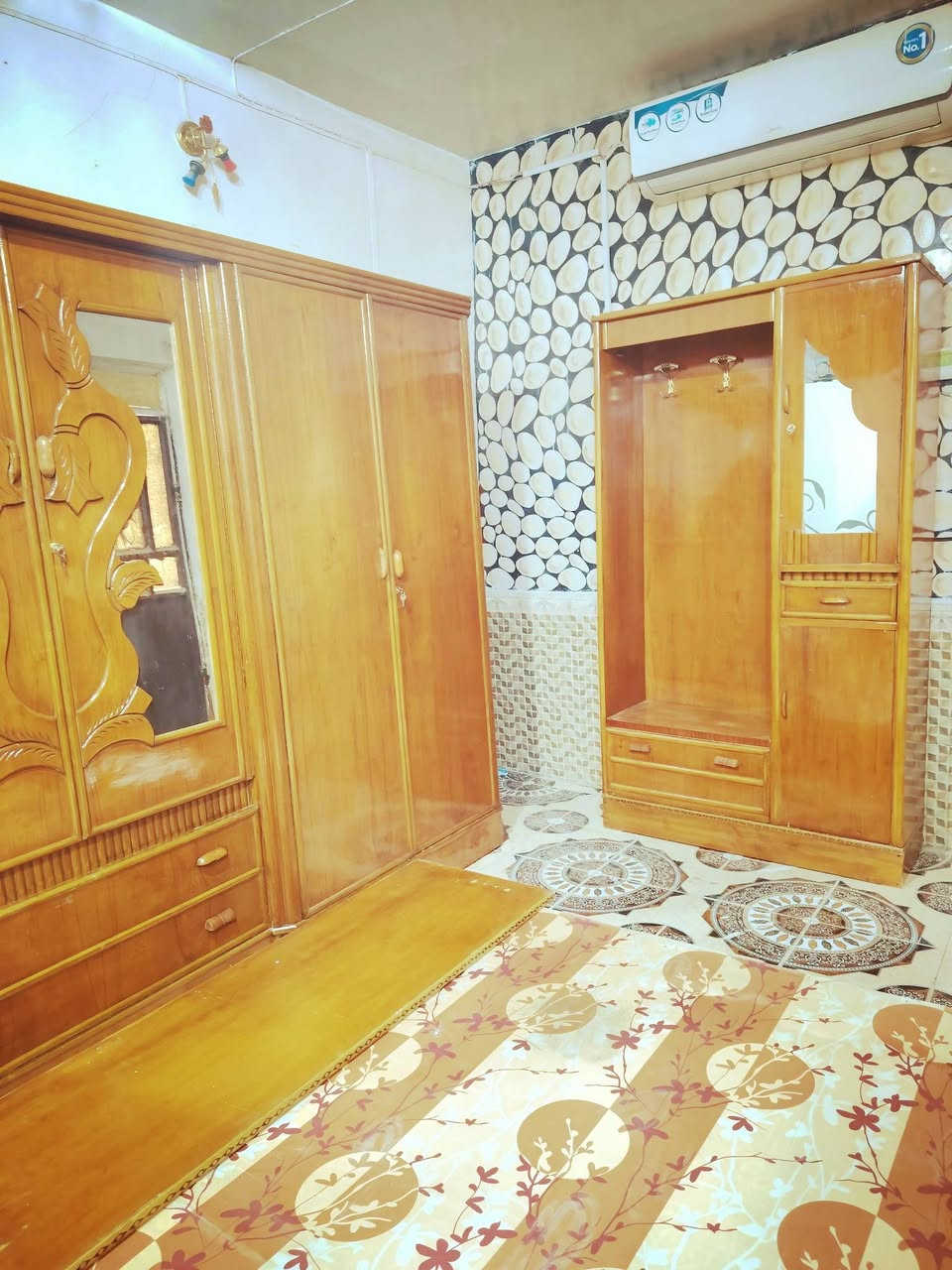 غرفة اخشاب صاج تسكام درجه أولى داخل وخارج صاج غرفه روعه ام السته طابق وربع غرفه فول ملحقات كامله للبيع الديوانيه اتصال ***********
