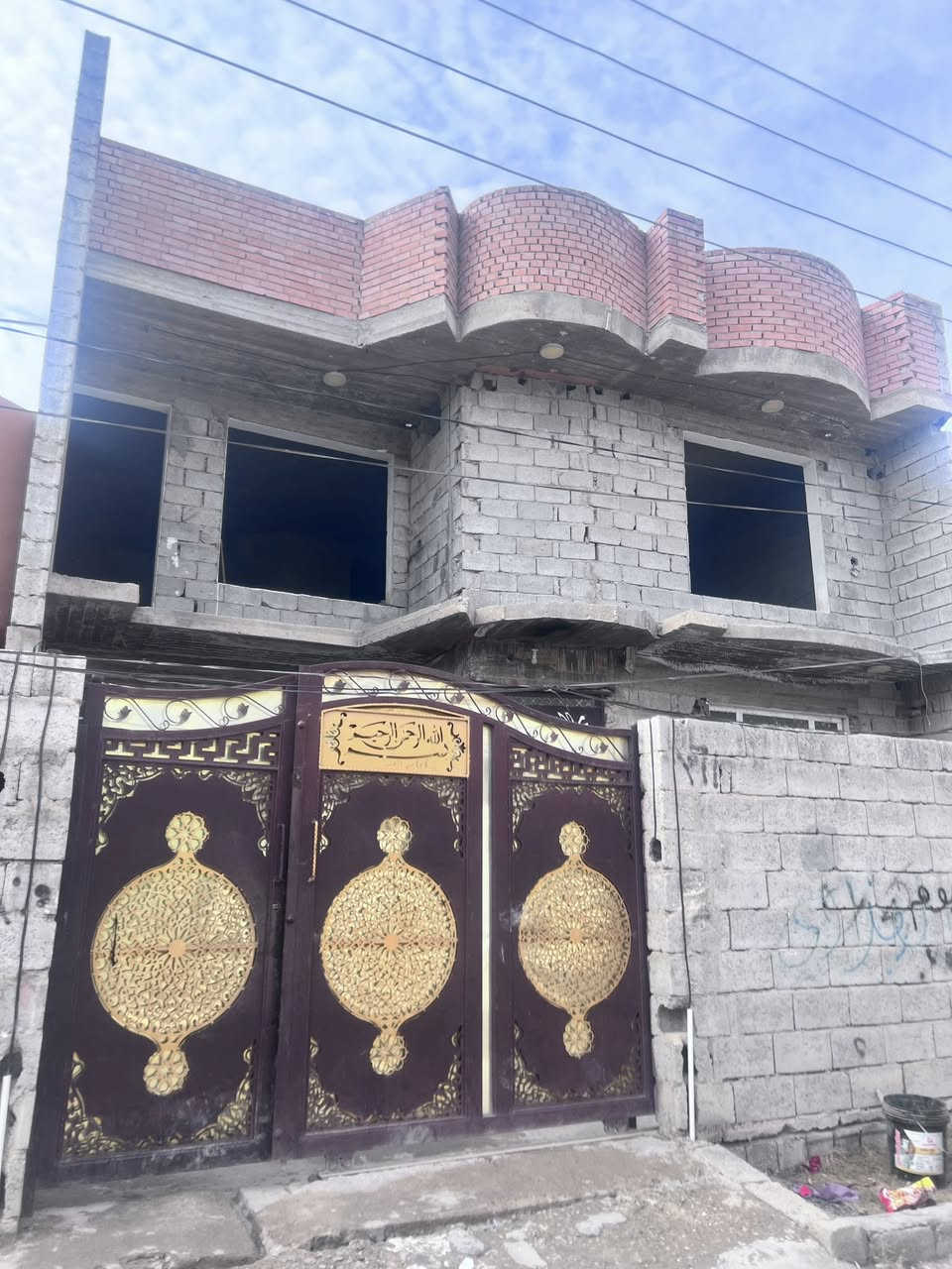 اسلام عليكم ورحمه الله وبركاته بيت المساحه
( 200 متر)للبيع واجهيه 10 نزال 20 العنوان دور زراعه الثانيه شارع سالم للأستفسار الاتصال علا الرقام التاليه (***********) (***********) متوفر واتساب
