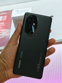 هونر ٢٠٠ برو • ١٢ جيجابايت/٥١٢ جيجابايت • OLED ٦٫٧٨ بوصة
