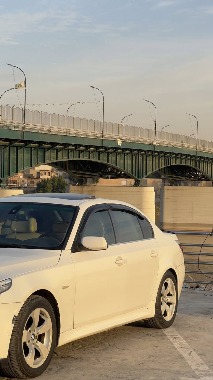 السلام عليكم 
BMW e60 2010 
للبيع فقط 
فول موصفات 1/1
مكينه 3000 n52 نوزل قصير مرغوب 
كير كوبرا 🐍
بصمة 
شاشة 
تحكمات استيرن
دوشمة نضيفة جدا 
بردات 
سلايت روف 
حادثها جاملغ ايسر 
السيارة عليها كت m5 كامل بأسمي تحويل ثاني يوم 
السعر 135 وبيها مجال 
📍مكان السيارة بغداد 
☎️***********

