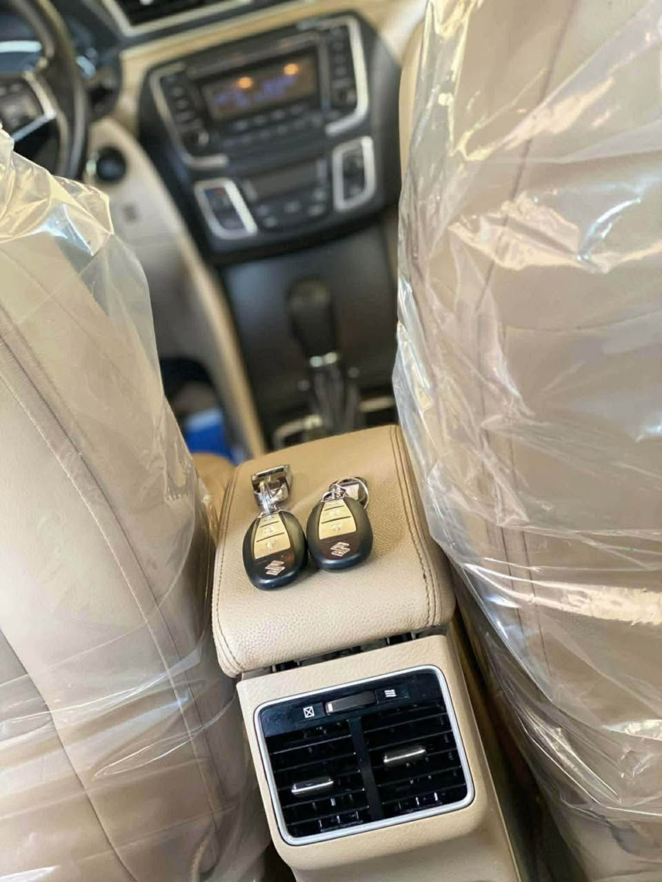 سازوكي سياز  صناعه ياباني 
وارد خليجي 😘😘😘
 رقم سليمانية موجودة باربيل 
سياره مناقصه اي شي 
 
موديل 2023🌹🌹
مليانه مواصفات سياره 😱😱

اربع بصمات 
دخول ذكي للبيبان 2
تشغيل بصمه 
جنطه بصمه 

تحكيم ستيرن جهتين 
كروز سرعه
بلوتوث  
كشنات جلد 
دواخل بيجي 
صاج دشبول 
كامره خلفيه بلمرايه 
قطعتين تبريد 
مري شفط كهربائي 
اشاير بلمري 
مري عاكس الضوء 
لد امامي 
كلوب ضباب 
بلوجكتر زنون بلاد 
لايت زنون بلاد 
ويل كب كروم 
خمسه ويل كب
يدات نيكل 
شباك كروم 
مانع انزلاغ 
حجم محرك 1500 ياباني 
حجم الويل 16 
دبل ايرباك 
بريك ABS
حساس تاير
سعر نقد  ١١٩ )
للتواصل ‭0772 277 1706‬ أربيل, العراق
