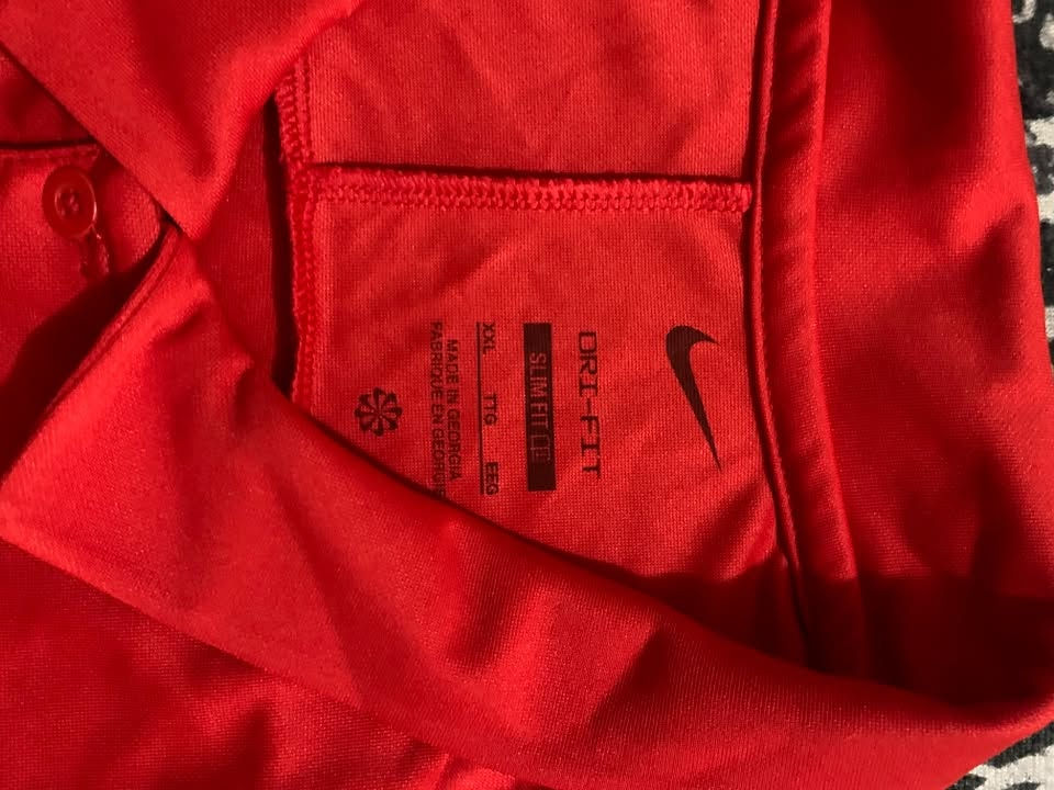 بولو رياضي وكاجوال أصلي 100% من شركة Nike، مجهز بتقنية Dri-FIT المعروفة للتهوية وطرد الرطوبة والعرق جديد باليبل قياس XXL السعر 30 الف


**إذا كنت صاحب هذا الإعلان وتريد حذفه لأي سبب، رجاءا أرسل رسالة إلى الدعم الفني**