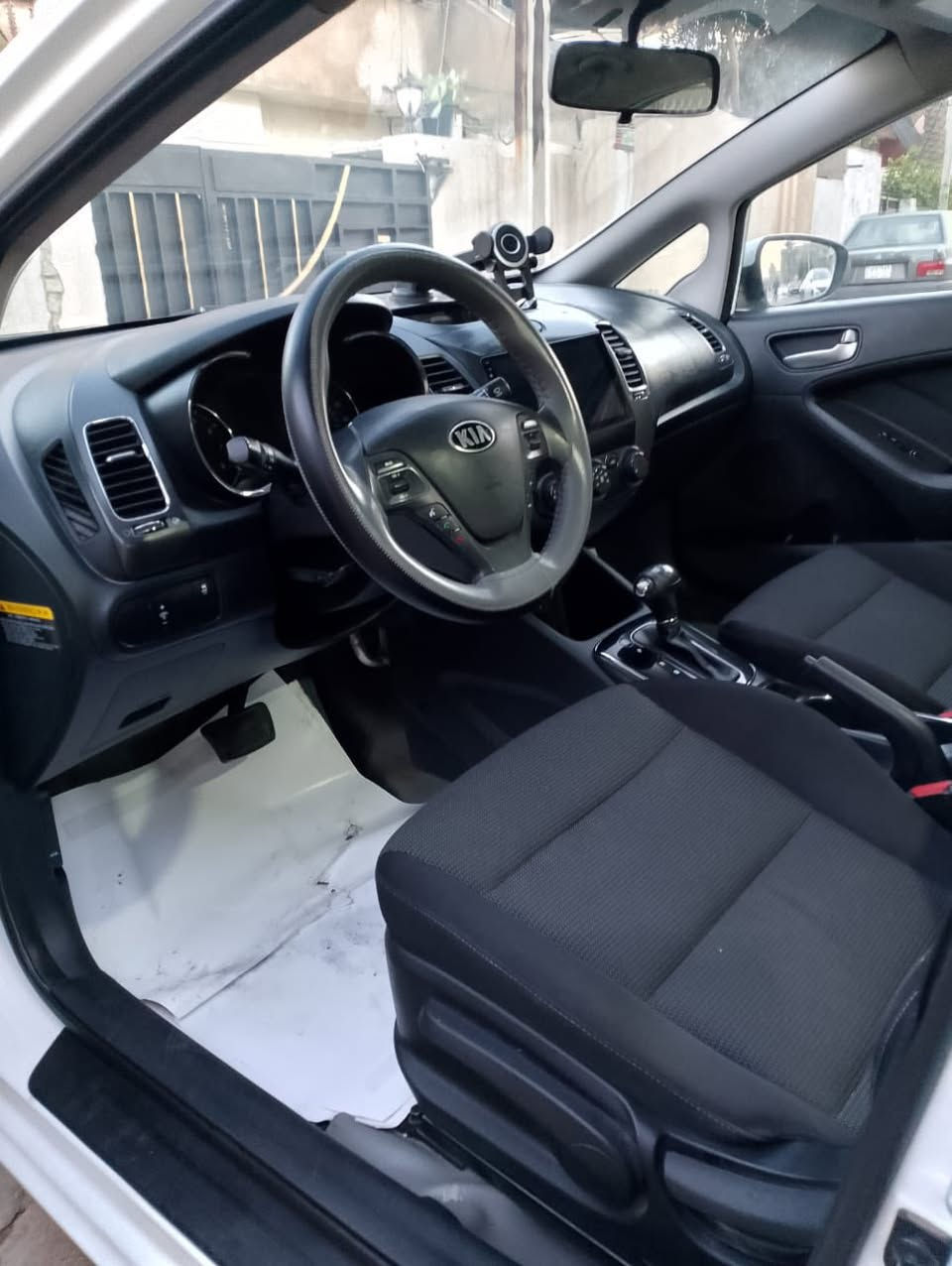 السلام عليكم فورتي 2017
جديده دواخل نضيفه 
قطعتين فقط جاملغ +بنيد 
صور الحادث مرفقه 
ماشيه 100
السعر 118$
للاستفسار 
***********
