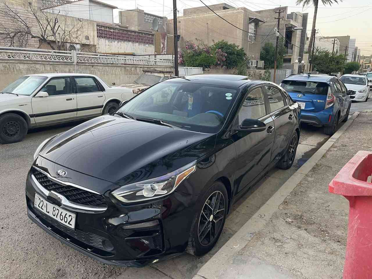 فورتي 2021 فول مواصفات
صبغ بابين وجاملغ خلفي 
محرك 2000 دوش 
بجم بلادي 
نظيفه جداً السعر 117 مجال بسيط بيع فقط
*********** في بغدا د 
السونر بلمنشور
