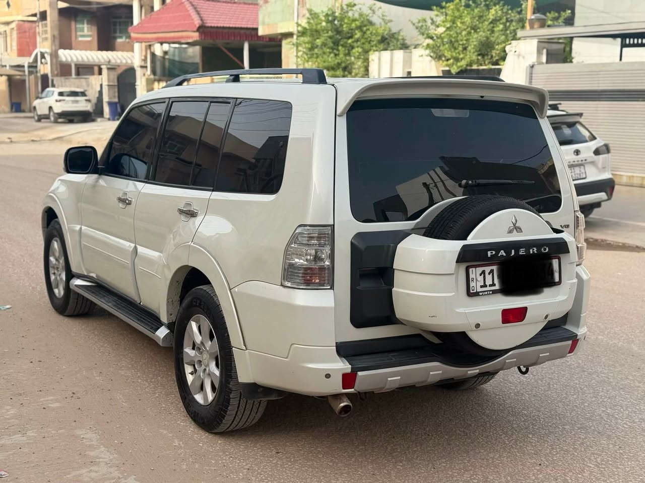السلام عليكم باجيرو حبتور موديل ٢٠١٠ رقم بغداد انكليزي بأسمي فول موصفات محرك ٣٥٠٠ السياره مكفوله سعرها ١٢٩ وبيها مجال 
***********
