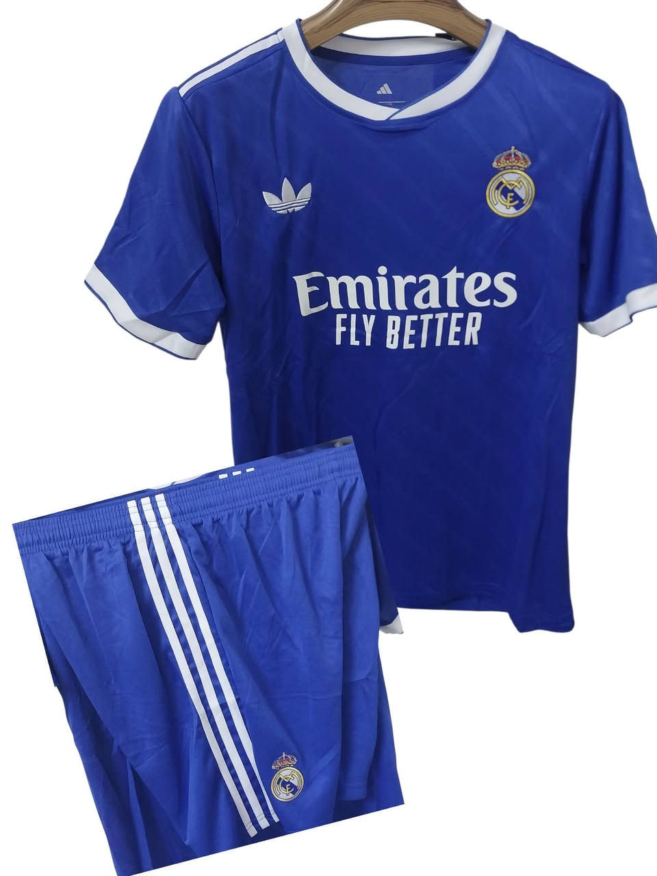 إدريس وشورت تايلندي اصلي بدون رقم قياس من Sالى XL سعر الدرزن 70الف متوفر جمله ومفرد الجمله عل خاص للحجز والاستفسار مراسله الصفحه واتساب ماسنجر ***********
