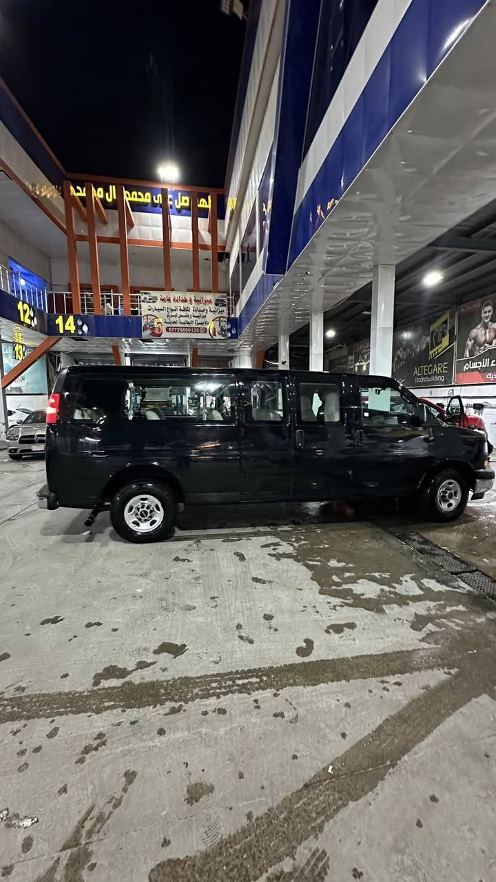 السلام وعليكم 
سفانا 2007 جاهزة من كلشي ورقم جديد ب اسمي 
هاي الصور قبل شهر ونص تقريبا 
السيارة صارلها شهر واكفه وشوي يرادلها تعديلات كلش بسيطة 
***********
مكاني البصرة
