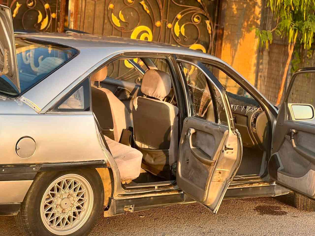 سلام عليكم
سيارة اوميكا موديل1992محرك 20
ودفتر بانزين 
رقم كركوك
الاتصال فقط ع رقم
***********
