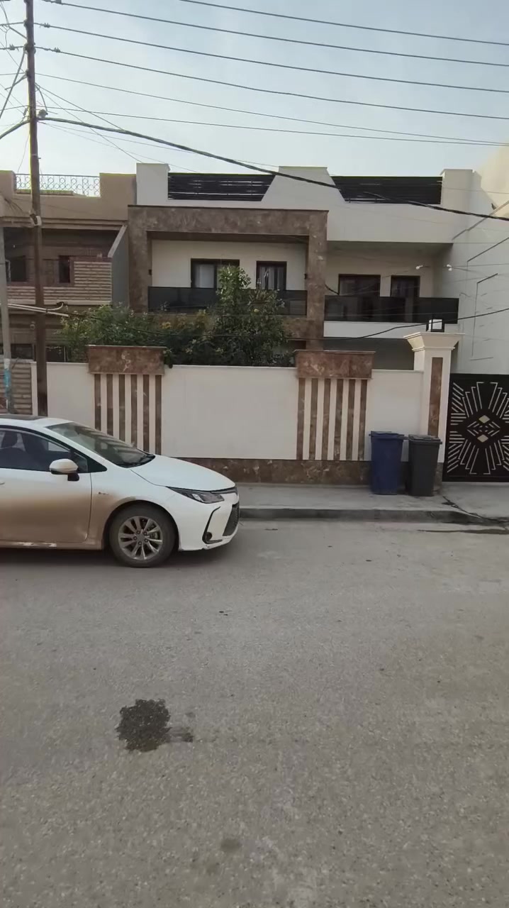 مكتب_ارض_السيدية_العقاري

🏡 للبيع – دار سكني 

📍 الموقع: السيدية –  الضباط مربع الكبيسي

📐 المساحة:250 

🚪 الواجهة:10

📏 نـــزال  :25

✨ تفاصيل العقار:

🔹 الطابق الأرضي:
 •صالة
 •مطبخ
 •كراج
 •حديقة
 •خدمات
 •هول
 •غرفة نوم عدد 2
 • 

🔹 الطابق الثاني:
 •غرف نوم عدد 3
 • خدمات
      •

🔹 الطابق الثالث:
 • بيتونة 
 •
 • 

⸻

السعر 925 مليون وقابل للتفاوض 

💼 إذا كنت تبحث عن فرص استثمارية مميزة في منطقة السيدية، لا تتردد بالتواصل معنا في مكتب ارض السيدية
هـ📞
***********
 
***********

عنوان المكتب شارع الأمن او (( المنظمة)) مجاور مدرسة اسكندرونة
