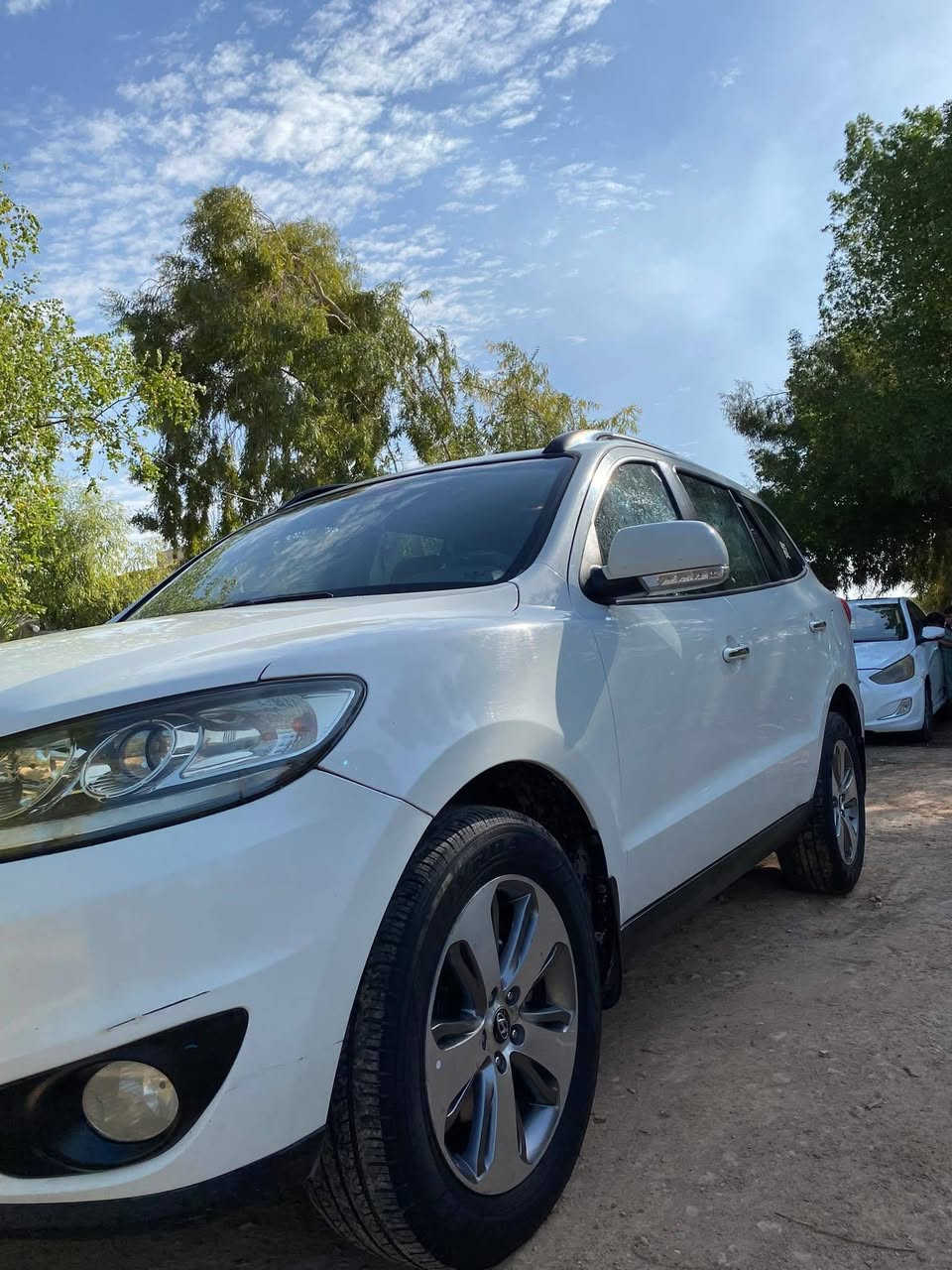 السلام عليكم
سنتافي    2012خليجي فول 1/1 فول موصفات 
سيارة كفالة عامة من صبغ وتبديل  
بارد فقط اصبعين
بصمة وبصمة اوباب
فتحة 
مكينة 4سلندر
كامرة خلفية
حساسات 
٣قطع تبريد 
كشنات كهربائيات
مري شفط. اشاير بل مري 
تحكمات ستيرن
٧ راكب 
تبريد ثلج 🥶
دك جرس من تعبر ١٢٠
كير ومحرك كفاله
رقم بغداد تحويل ثاني 

مكان الكوفه شارع المعمل 
***********
