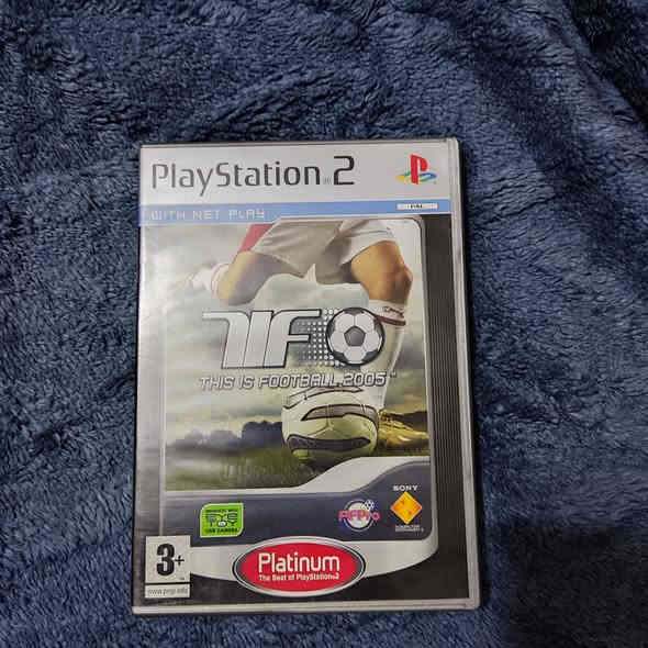 السلام عليكم عندي هذه القرص مال بلي 2 اصلي للبيع قيم واطيني سعر مكاني بغداد ***********
