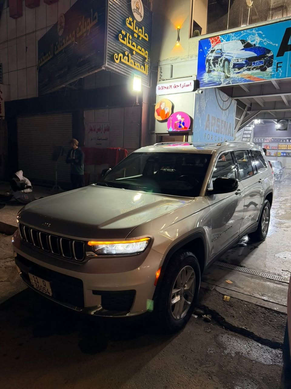 سلام عليكم جيب موديل 2023
بدون ارباك بدون دواخل بوب 2 مبدلات نفس لون 
سياره 7 راكب 6 سلندر
فتحه
اي استفسار ***********
مكانها بغداد 
تابعوا الصفحه تنشر بيها هواي سيارات بغداد, العراق
